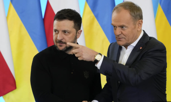 Donald Tusk et Volodymyr Zelensky